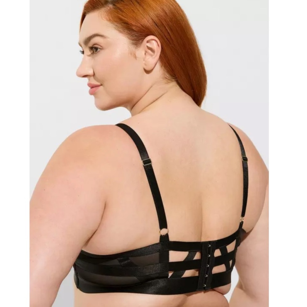 TORRID NWT Cut Out Strappy Longline Bra - Picture 3 of 5